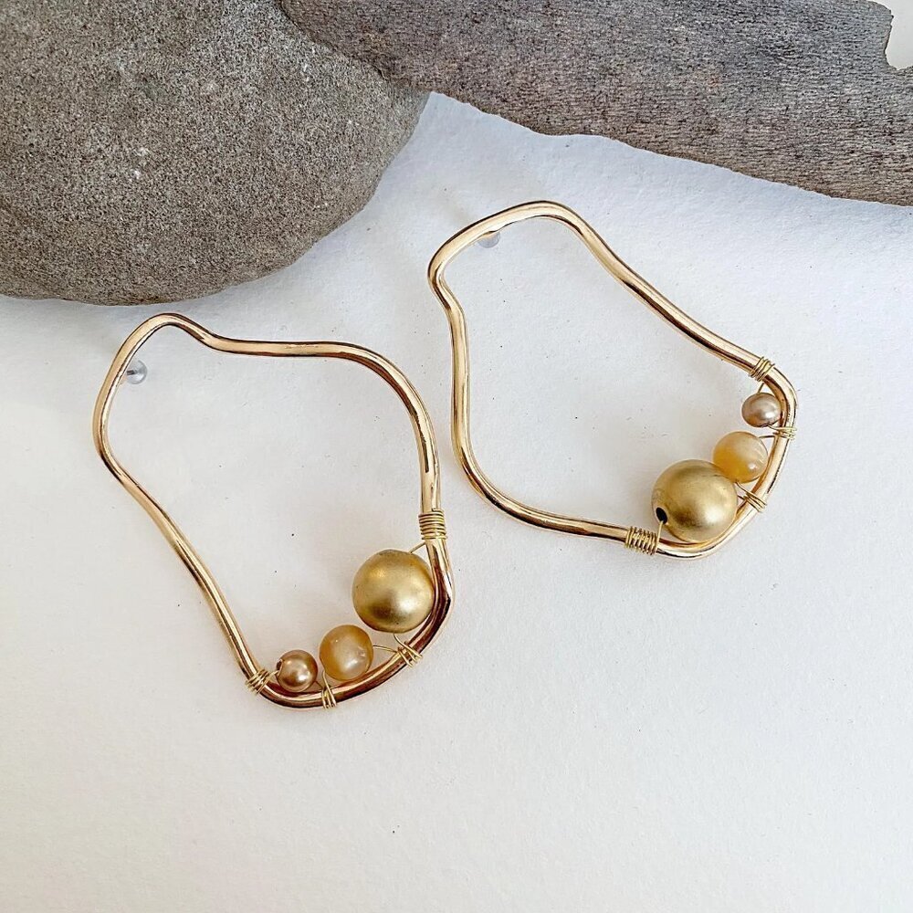 Faux Pearl wrapped Goldtone Stud Earrings, Wire Wrapped, Boho Bohemian Earring - Picture 2 of 9